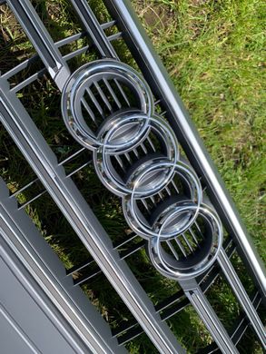 Решетка радиатора Audi Q5 (2016-2020) Серая в стиле S-Line