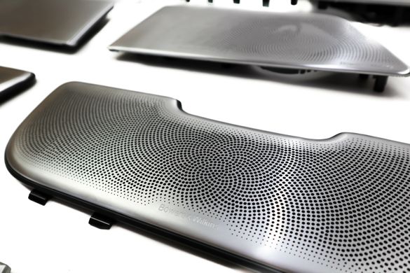 Комплект сіток з підсвіткою Bowers & Wilkins на BMW 7 Series G11 / G12