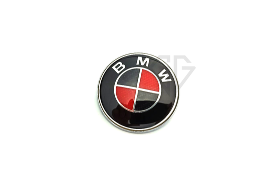 Эмблема красно черный карбон BMW 45/68/74/82 мм, На багажник 74мм ( Цена за 1шт.)