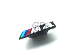 Шильдик M4 в решотку радиатора ноздри BMW F32 F33 F36