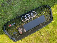 Решетка радиатора Audi A5 2016-2020 год с камерой (в стиле RS)