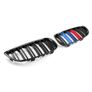 Решетка радиатора ноздри BMW E92 E93 (2006-2010) M-color / Дорестайл