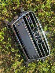 Решетка радиатора Audi Q5 2012-2016 год Серая с хромом (в стиле S-Line)
