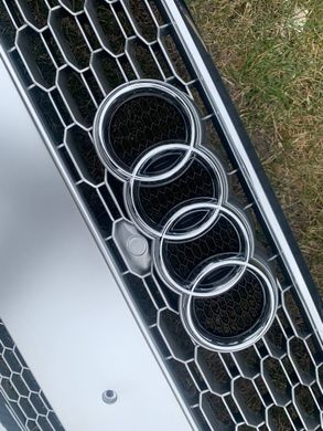 Решетка радиатора Audi Q5 (2016-2020) Серая с хром рамкой в стиле RS