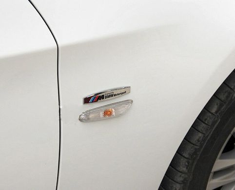 Наклейка на крыло BMW Motorsport / E39 E46 E60 E70 E90 F01 F07 F10 F11 F30