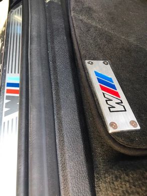 Металлические вставки для ковров BMW "M", Логотип М